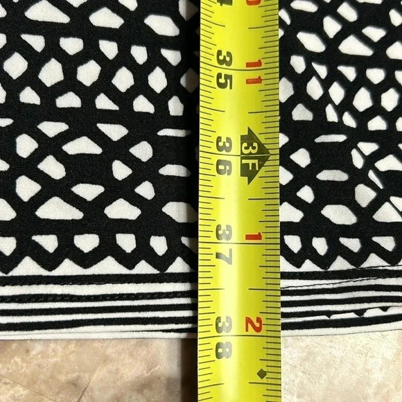 Tacera dress ,Med ,midi , shift,
geometric ,trim , - Picture 13 of 13